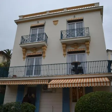 Centre, Piscine, Intime, En Ancienne Apartment Nice